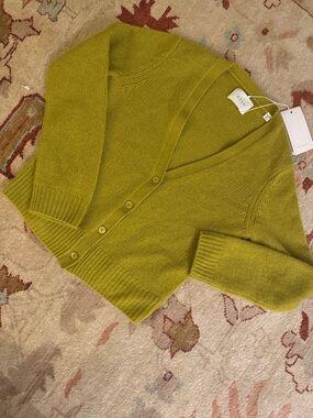 Doen V neck Button softest   
 Caneron Cashmere